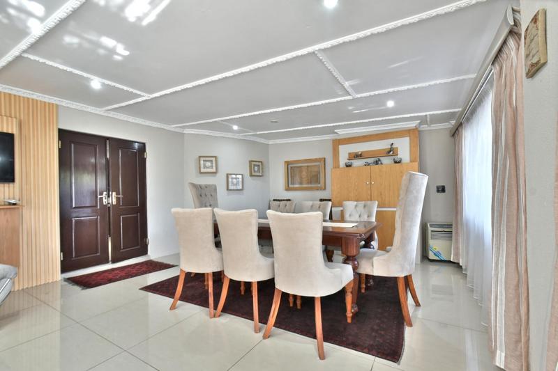 6 Bedroom Property for Sale in Weltevreden Park Gauteng