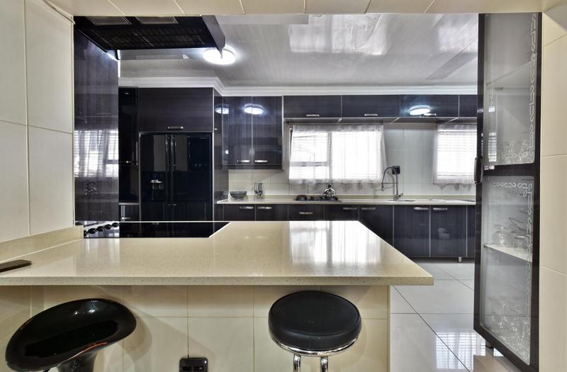 6 Bedroom Property for Sale in Weltevreden Park Gauteng