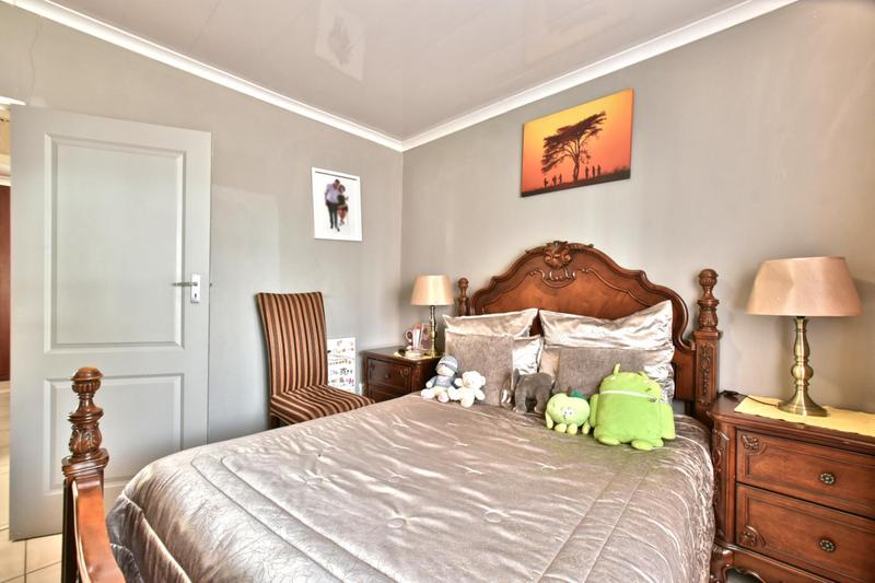 6 Bedroom Property for Sale in Weltevreden Park Gauteng