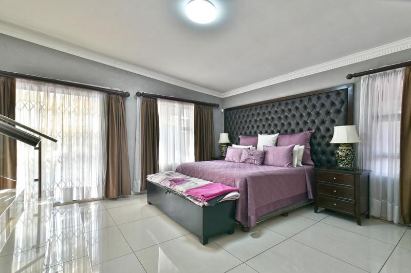 6 Bedroom Property for Sale in Weltevreden Park Gauteng