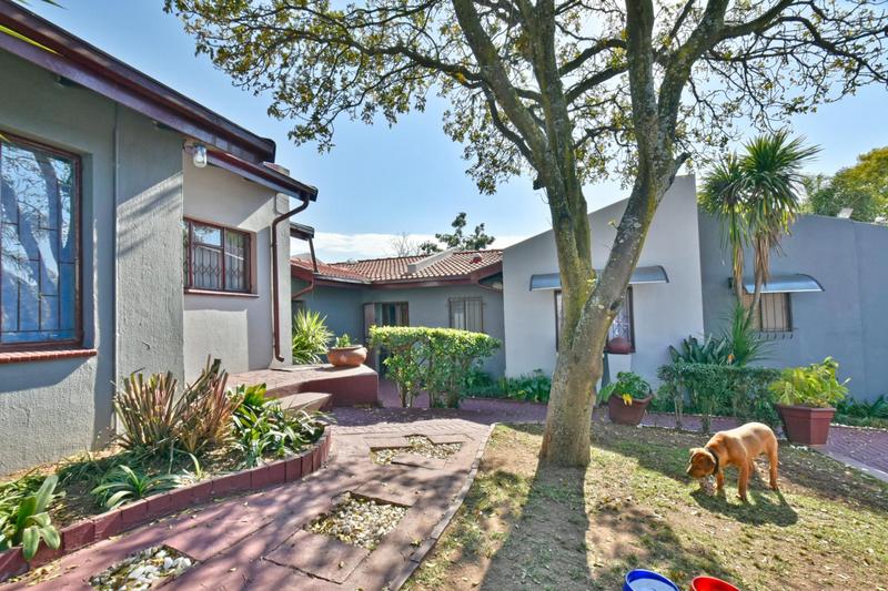 6 Bedroom Property for Sale in Weltevreden Park Gauteng