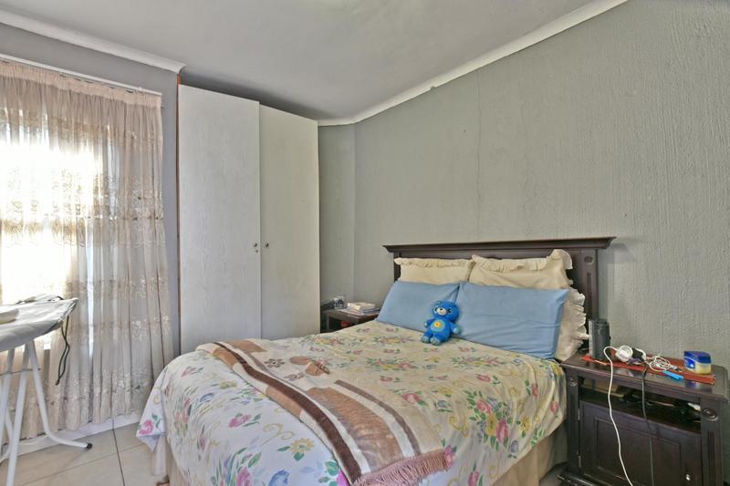 6 Bedroom Property for Sale in Weltevreden Park Gauteng