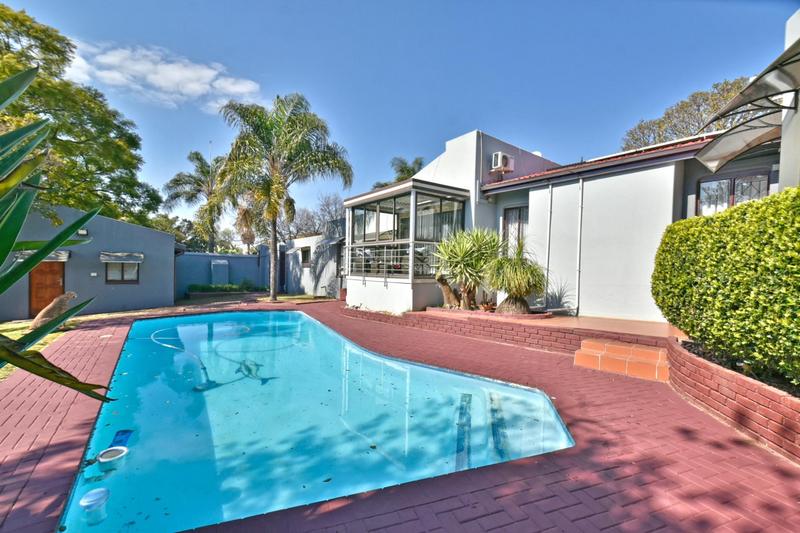 6 Bedroom Property for Sale in Weltevreden Park Gauteng