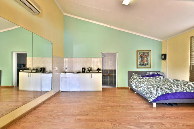 6 Bedroom Property for Sale in Weltevreden Park Gauteng