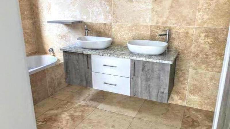 To Let 4 Bedroom Property for Rent in Waterkloof A H Gauteng