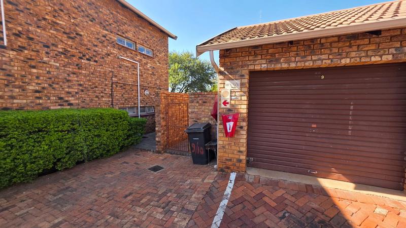 2 Bedroom Property for Sale in Doornpoort Gauteng