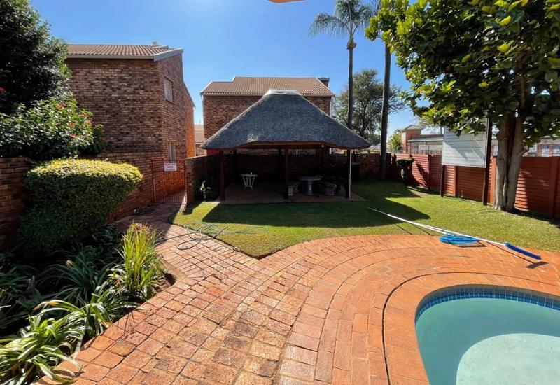 2 Bedroom Property for Sale in Doornpoort Gauteng