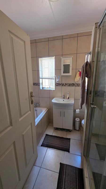2 Bedroom Property for Sale in Doornpoort Gauteng