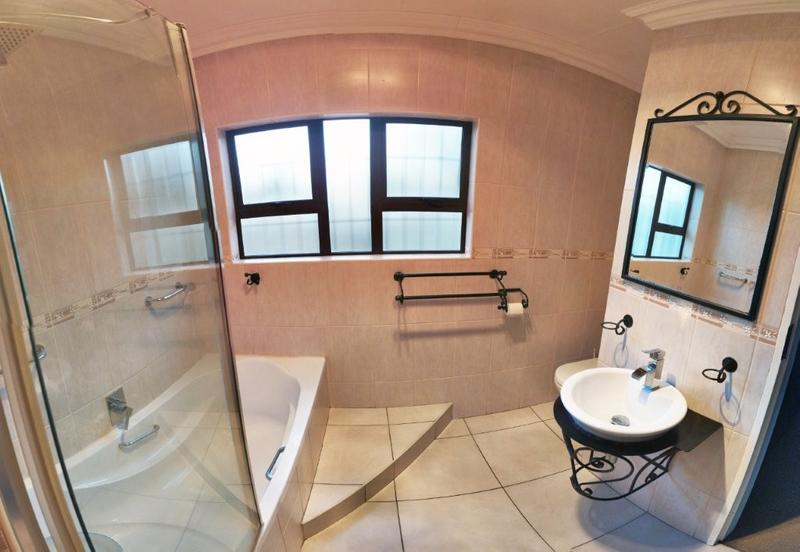 3 Bedroom Property for Sale in Brackenhurst Gauteng