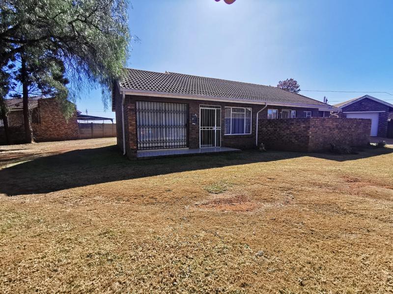 To Let 3 Bedroom Property for Rent in Golf Park Gauteng