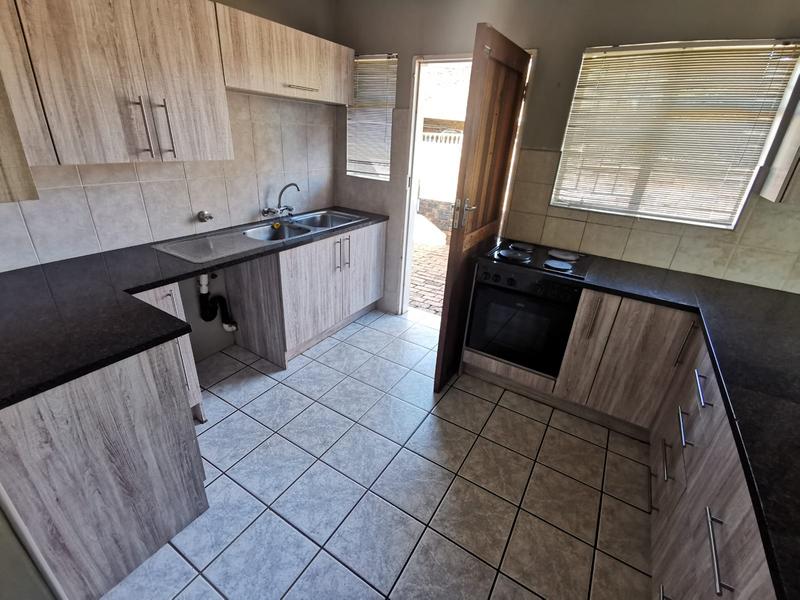 To Let 3 Bedroom Property for Rent in Golf Park Gauteng