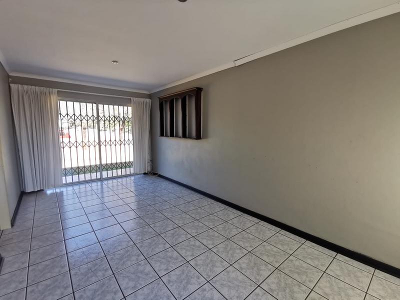 To Let 3 Bedroom Property for Rent in Golf Park Gauteng