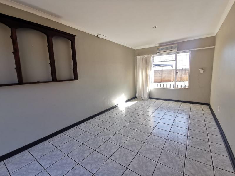 To Let 3 Bedroom Property for Rent in Golf Park Gauteng