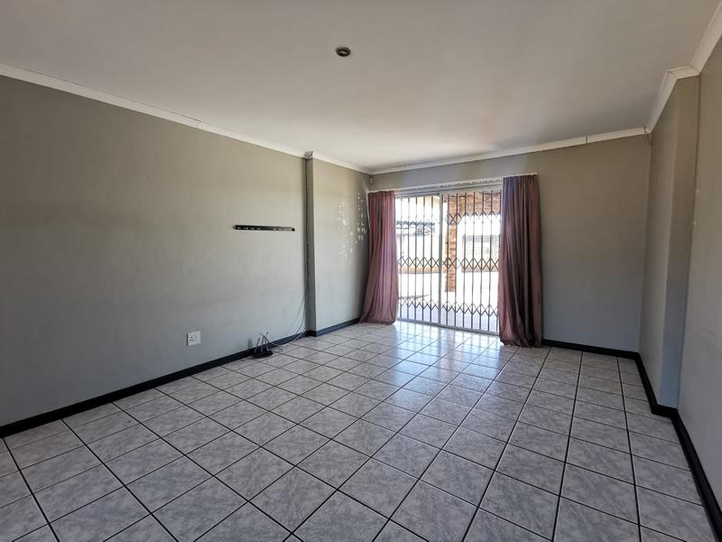 To Let 3 Bedroom Property for Rent in Golf Park Gauteng