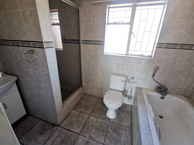To Let 3 Bedroom Property for Rent in Golf Park Gauteng