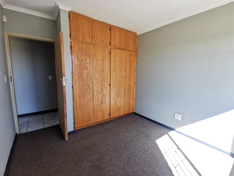 To Let 3 Bedroom Property for Rent in Golf Park Gauteng