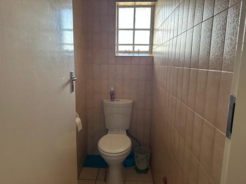 To Let 4 Bedroom Property for Rent in Faerie Glen Gauteng
