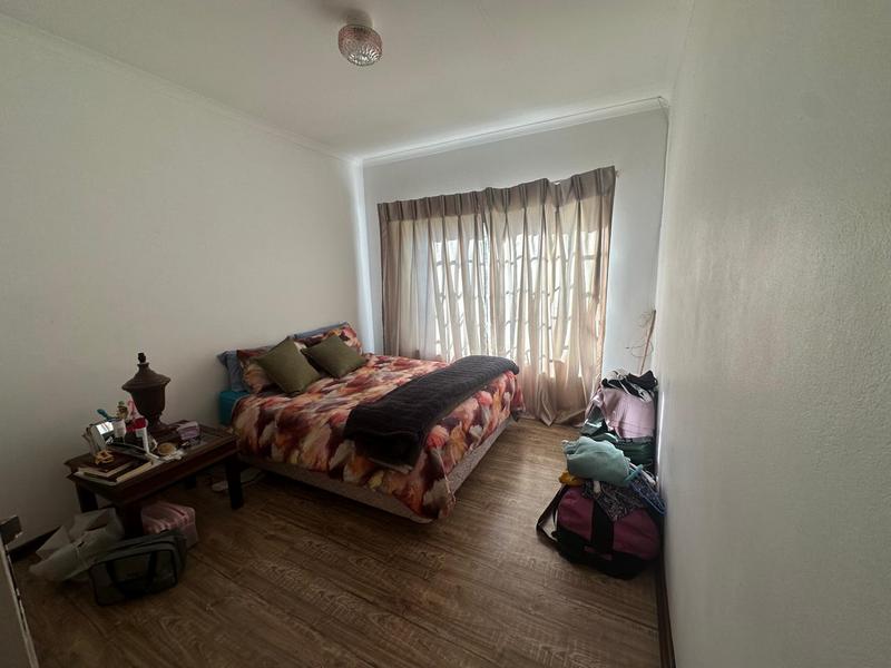 To Let 4 Bedroom Property for Rent in Faerie Glen Gauteng
