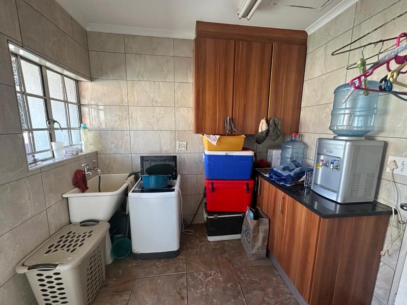 To Let 4 Bedroom Property for Rent in Faerie Glen Gauteng