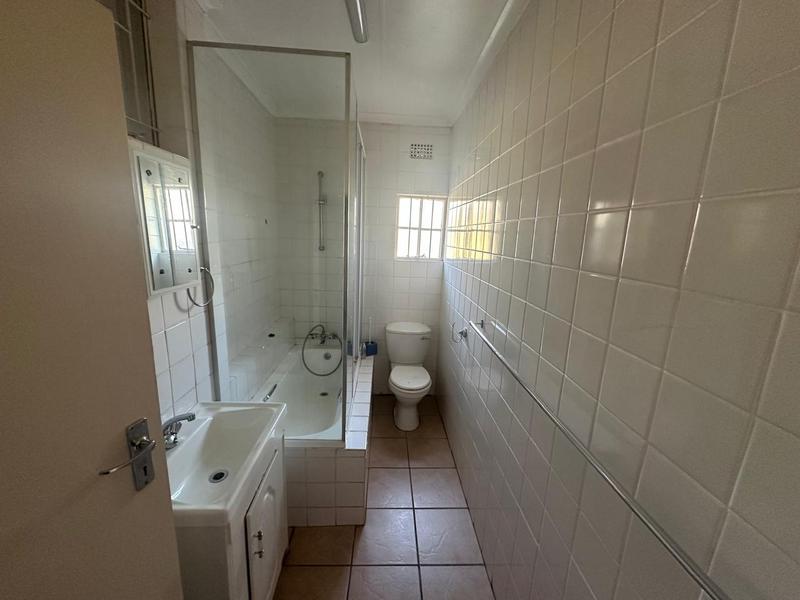 To Let 4 Bedroom Property for Rent in Faerie Glen Gauteng