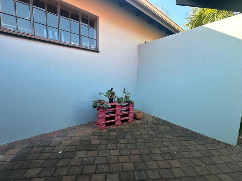 To Let 4 Bedroom Property for Rent in Faerie Glen Gauteng
