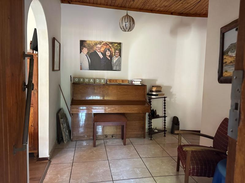 To Let 4 Bedroom Property for Rent in Faerie Glen Gauteng