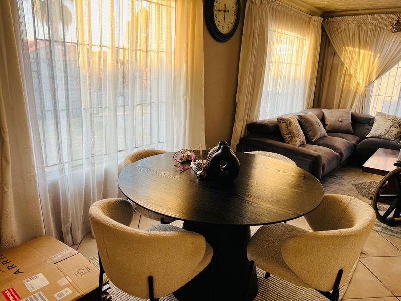 To Let 3 Bedroom Property for Rent in Ormonde View Gauteng