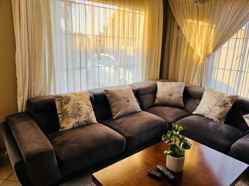 To Let 3 Bedroom Property for Rent in Ormonde View Gauteng