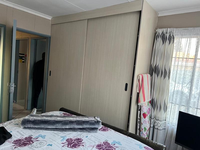 To Let 3 Bedroom Property for Rent in Ormonde View Gauteng