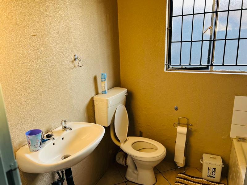 To Let 3 Bedroom Property for Rent in Ormonde View Gauteng