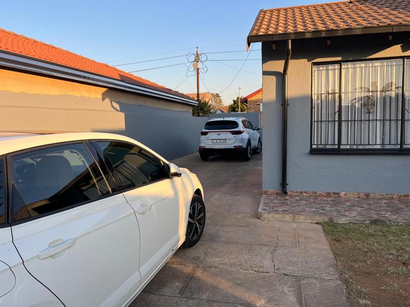 To Let 3 Bedroom Property for Rent in Ormonde View Gauteng