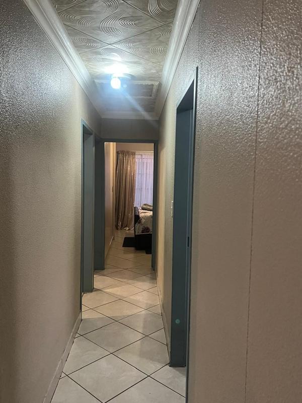 To Let 3 Bedroom Property for Rent in Ormonde View Gauteng