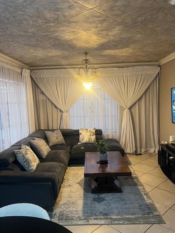 To Let 3 Bedroom Property for Rent in Ormonde View Gauteng