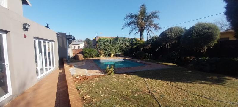 5 Bedroom Property for Sale in Wychwood Gauteng
