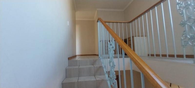 5 Bedroom Property for Sale in Wychwood Gauteng