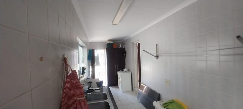 5 Bedroom Property for Sale in Wychwood Gauteng