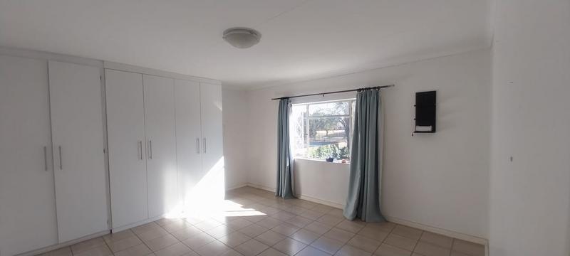 5 Bedroom Property for Sale in Wychwood Gauteng