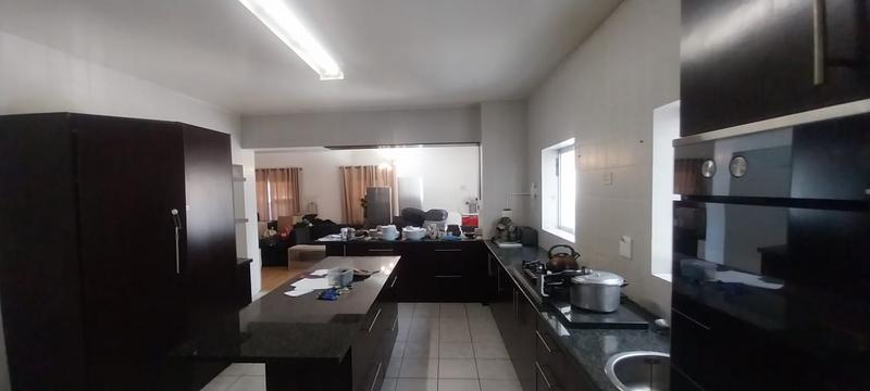 5 Bedroom Property for Sale in Wychwood Gauteng
