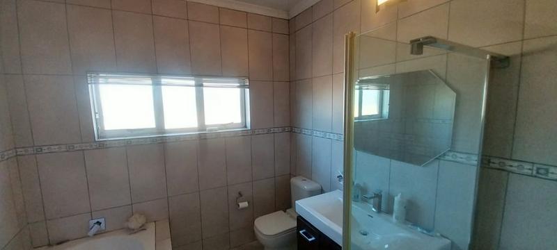 5 Bedroom Property for Sale in Wychwood Gauteng