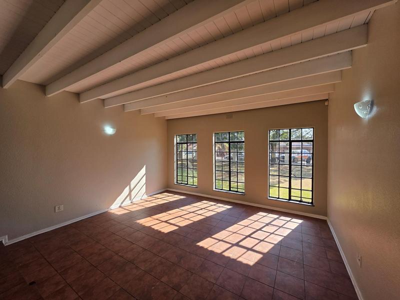5 Bedroom Property for Sale in Freeway Park Gauteng