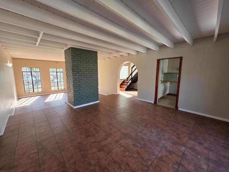 5 Bedroom Property for Sale in Freeway Park Gauteng