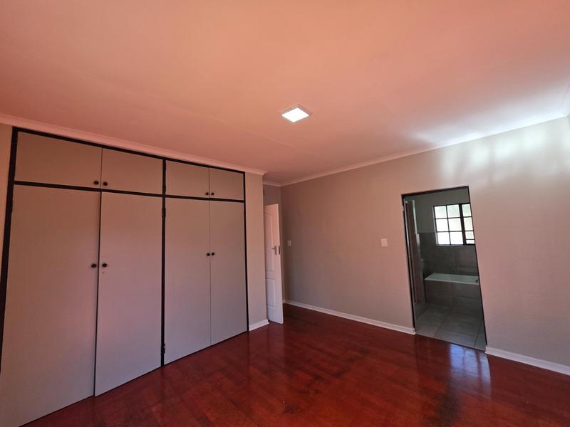5 Bedroom Property for Sale in Freeway Park Gauteng