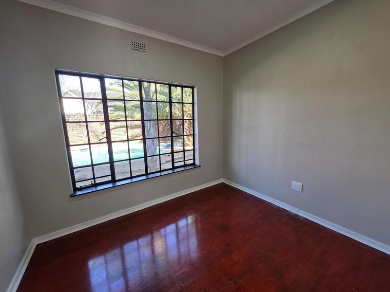 5 Bedroom Property for Sale in Freeway Park Gauteng