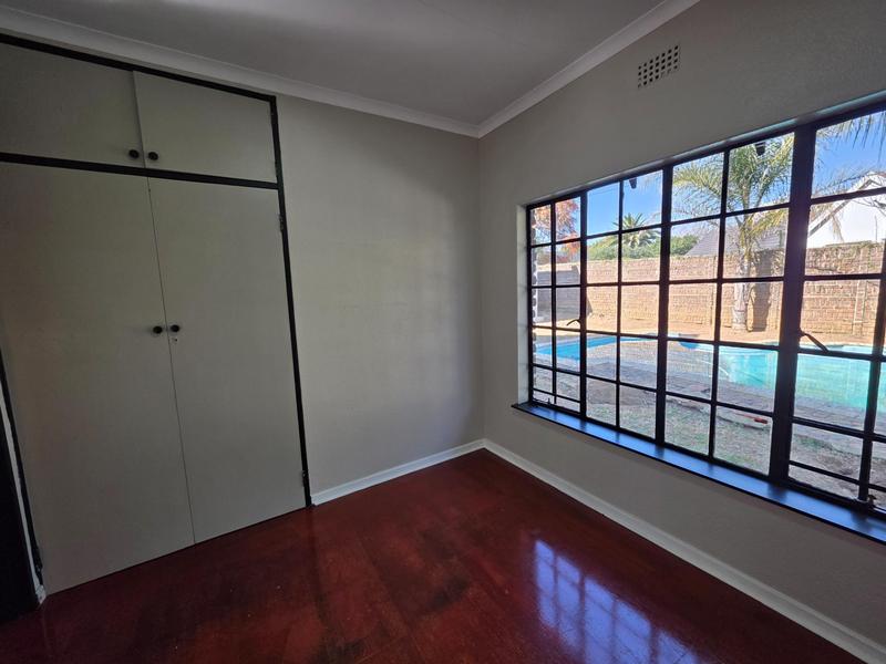 5 Bedroom Property for Sale in Freeway Park Gauteng