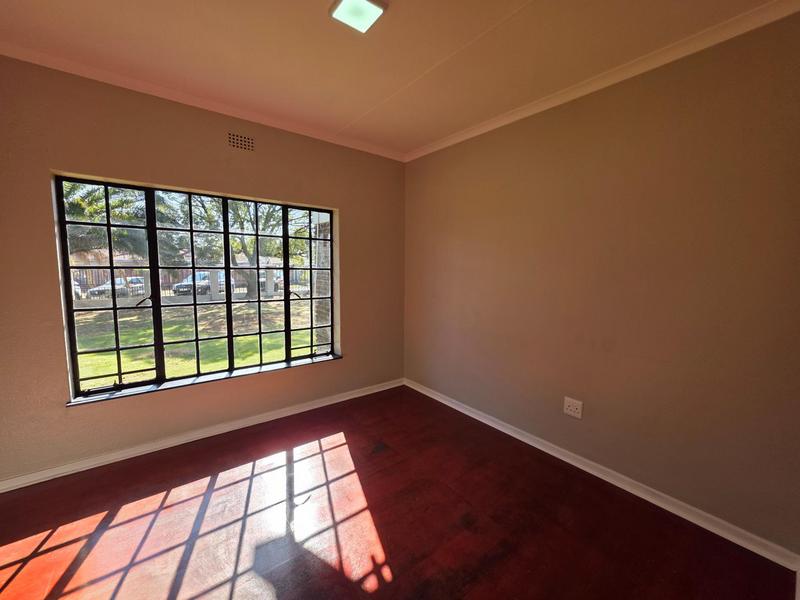 5 Bedroom Property for Sale in Freeway Park Gauteng