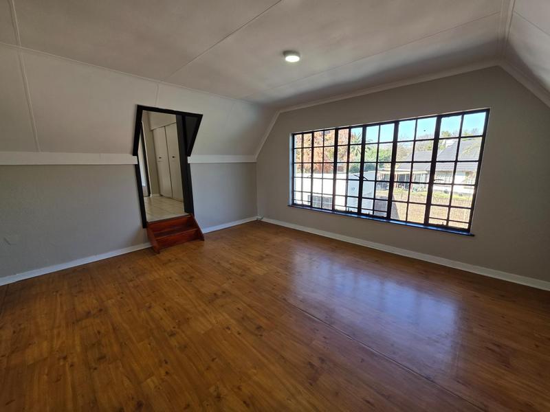 5 Bedroom Property for Sale in Freeway Park Gauteng