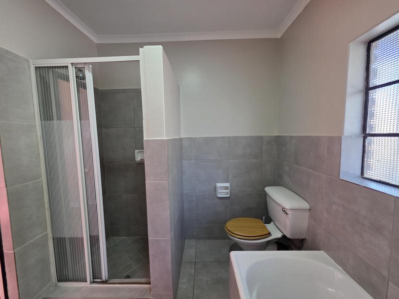 5 Bedroom Property for Sale in Freeway Park Gauteng