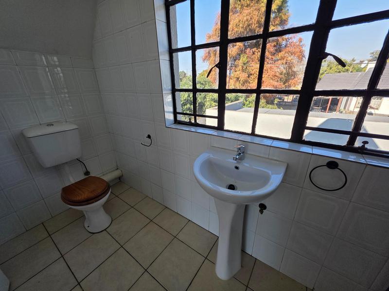 5 Bedroom Property for Sale in Freeway Park Gauteng