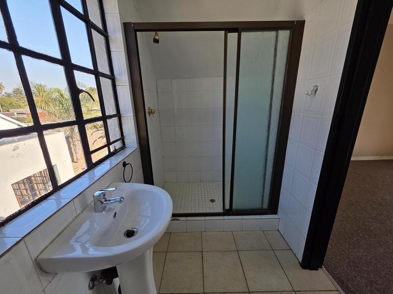 5 Bedroom Property for Sale in Freeway Park Gauteng