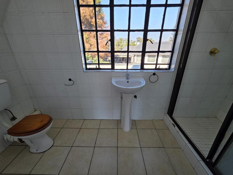 5 Bedroom Property for Sale in Freeway Park Gauteng